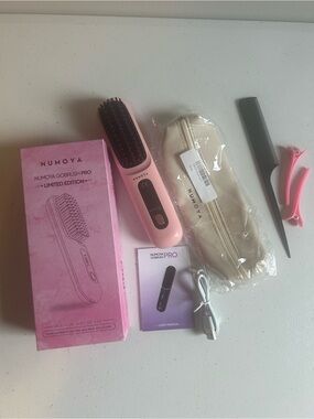 NUMOYA Gobrush Pro Limited Edition Heated Hair Brush - Pink